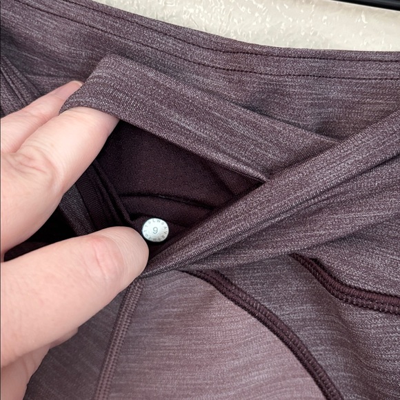 Lululemon Early Extension High-Rise Crop Purple Athletic Leggings Women’s Size 6 - Picture 6 of 7